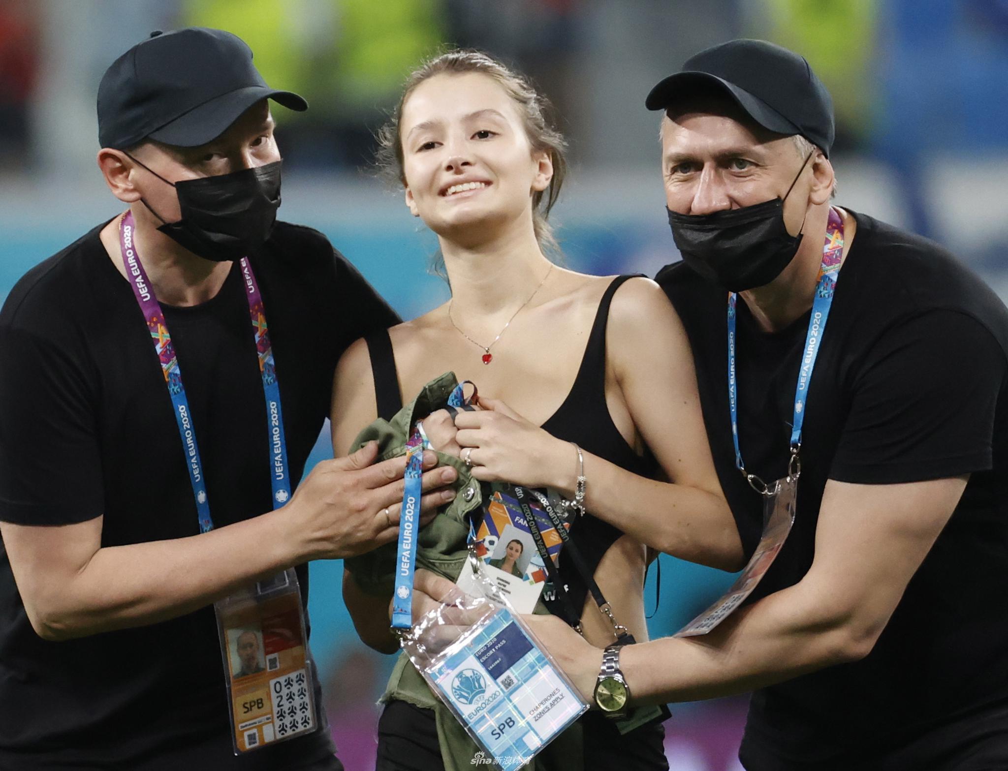 南宫体育平台-关于托特纳姆训练开放日，赛前远射贴柱引欢呼，欧联在即，医务组通报恢复的信息