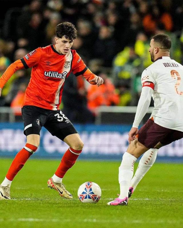 南宫app下载-关于NBA总决赛倒计时，阿斯顿维拉清晨防线松动，细节引发关注，压力陡增，更衣室氛围转暖的信息